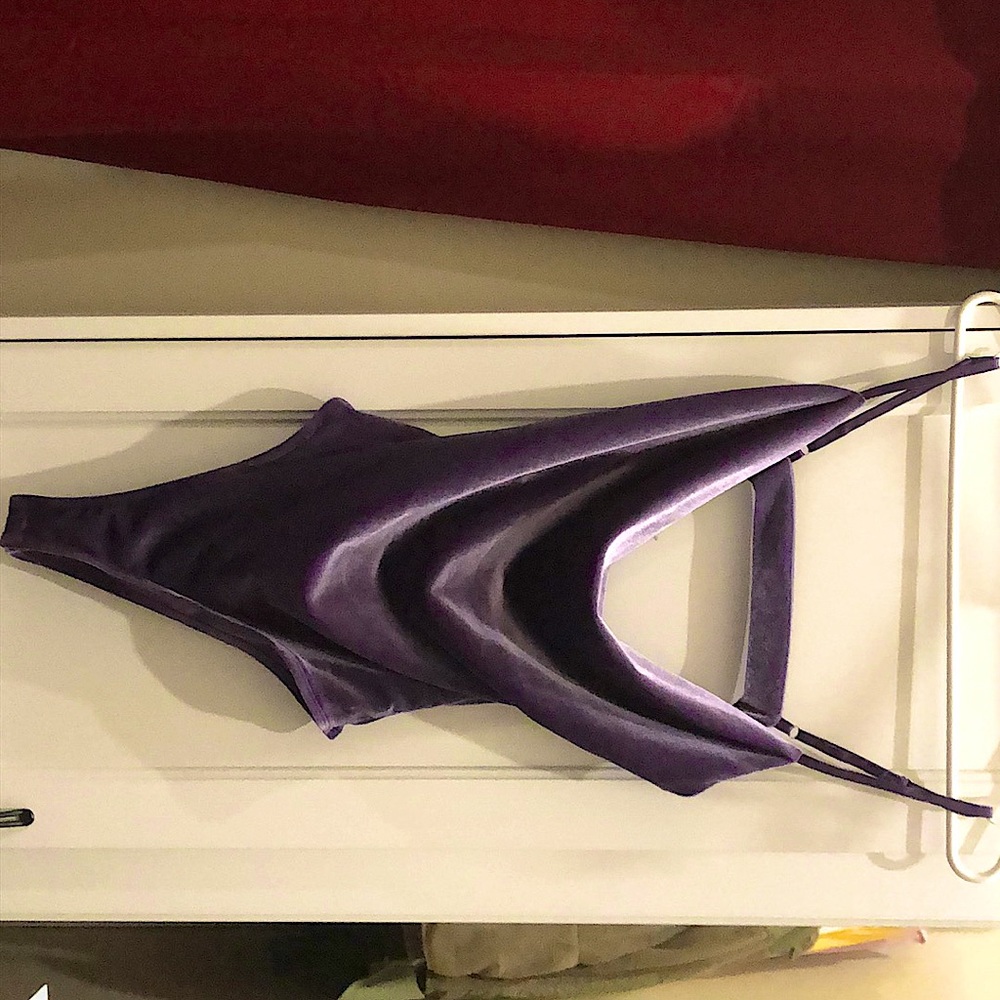 Fashion Nova. Medium velvet bodysuit